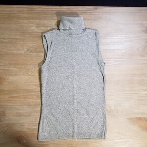 Rare! NWT! Vintage early 2000s Sleeveless Turtleneck Top